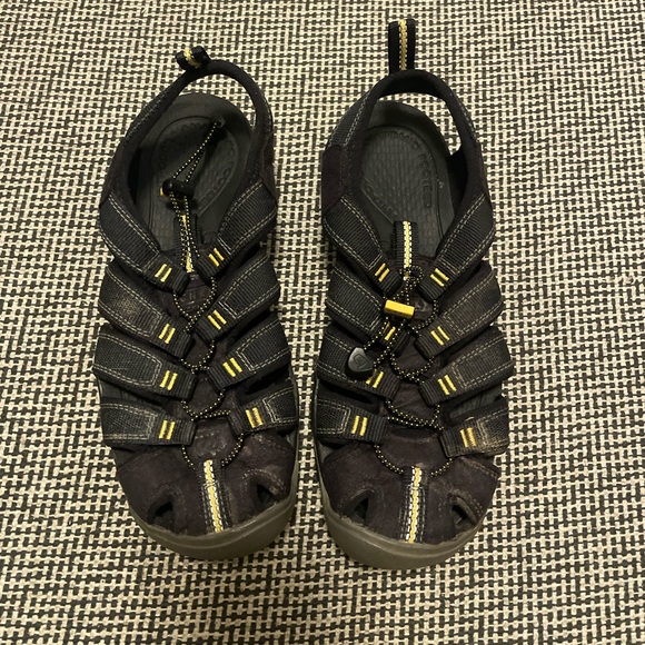 Keen Shoes - Keen Black and Yellow Sandals with Water-Resistant Design